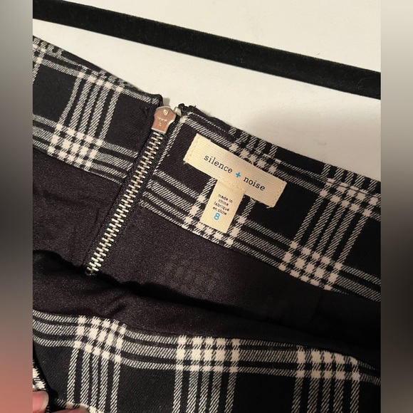 Silence + Noise Black and White Plaid Mini Skirt Urban Outfitters - Picture 7 of 7